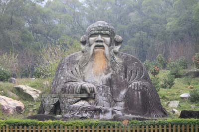 Photo d'une statue de Lao-Tseu.
